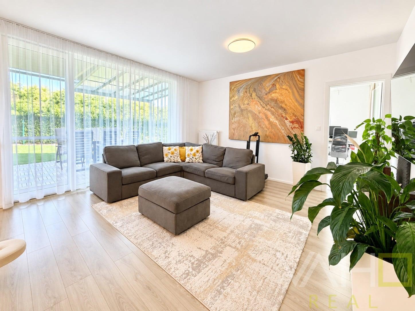 4-izbový byt, 115 m² + 348 m² pozemok, 2 terasy, 3 parkovacie miesta – Opoj – fotka 2