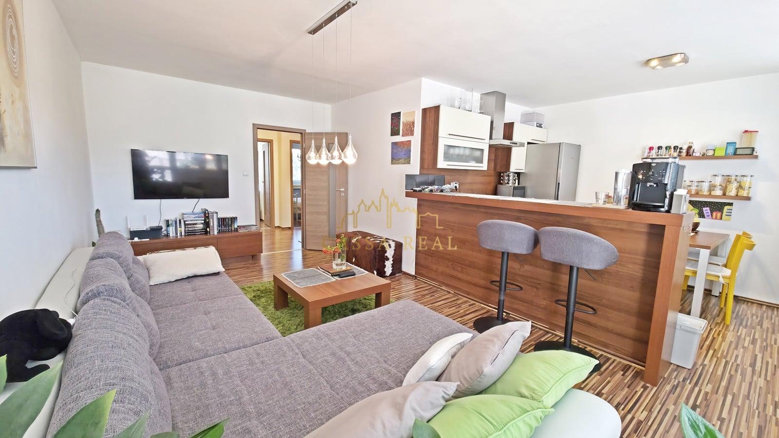 Pražský 3-izbový byt | 68 m² + 6 m² loggia + kumbál | 2. poschodie | Trieda SNP, Košice – Terasa