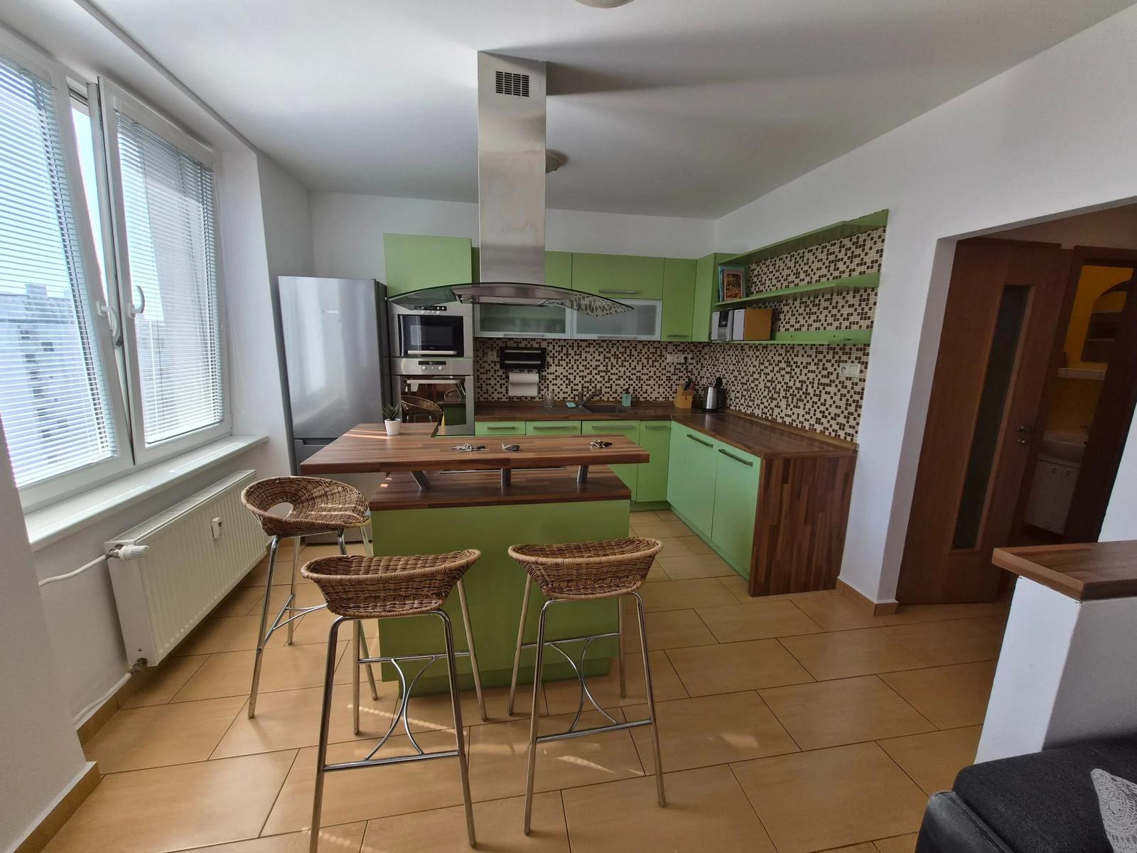 2,5 - izbový byt na prenájom v širšom centre Bratislavy – fotka 2