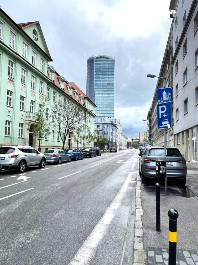 AG REALITY I NA PREDAJ GARÁŽOVÉ STÁTIE V STAROM MESTE - BLUMENTÁLI – fotka 2