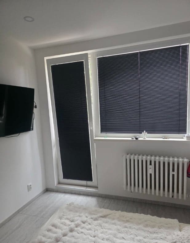Priestranný 2-izbový byt po kompletnej rekonštrukcii s balkónom – Bajč (60 m²)