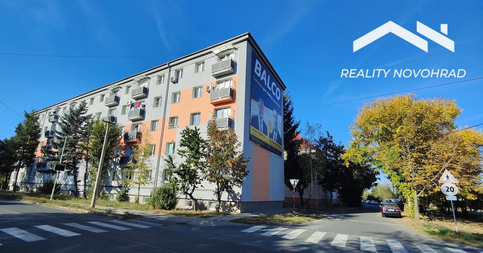 Vkusne zariadený 2,5-izbový byt s balkónom na prenájom – Lučenec