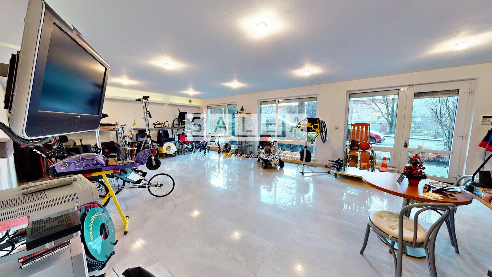 OBCHODNÝ PRIESTOR S KANCELÁRIOU, 98,60 m², ŽILINA – ŠAŠVÁRKA