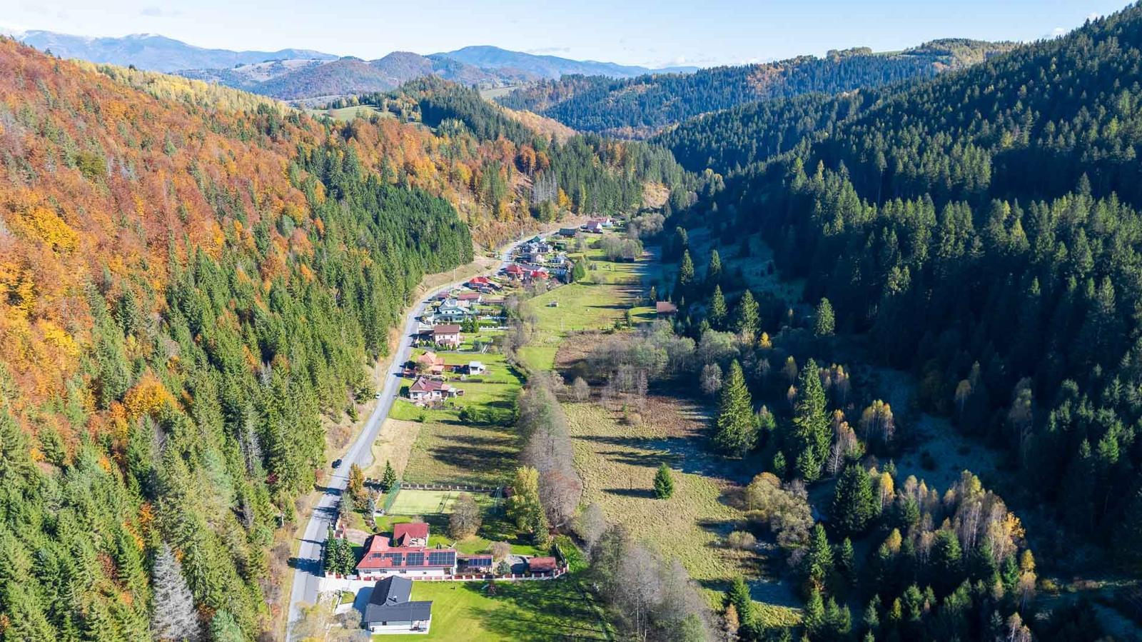 REZERVÁCIA : pozemok určený na stavbu rodinného domu v obci Hronec – fotka 2
