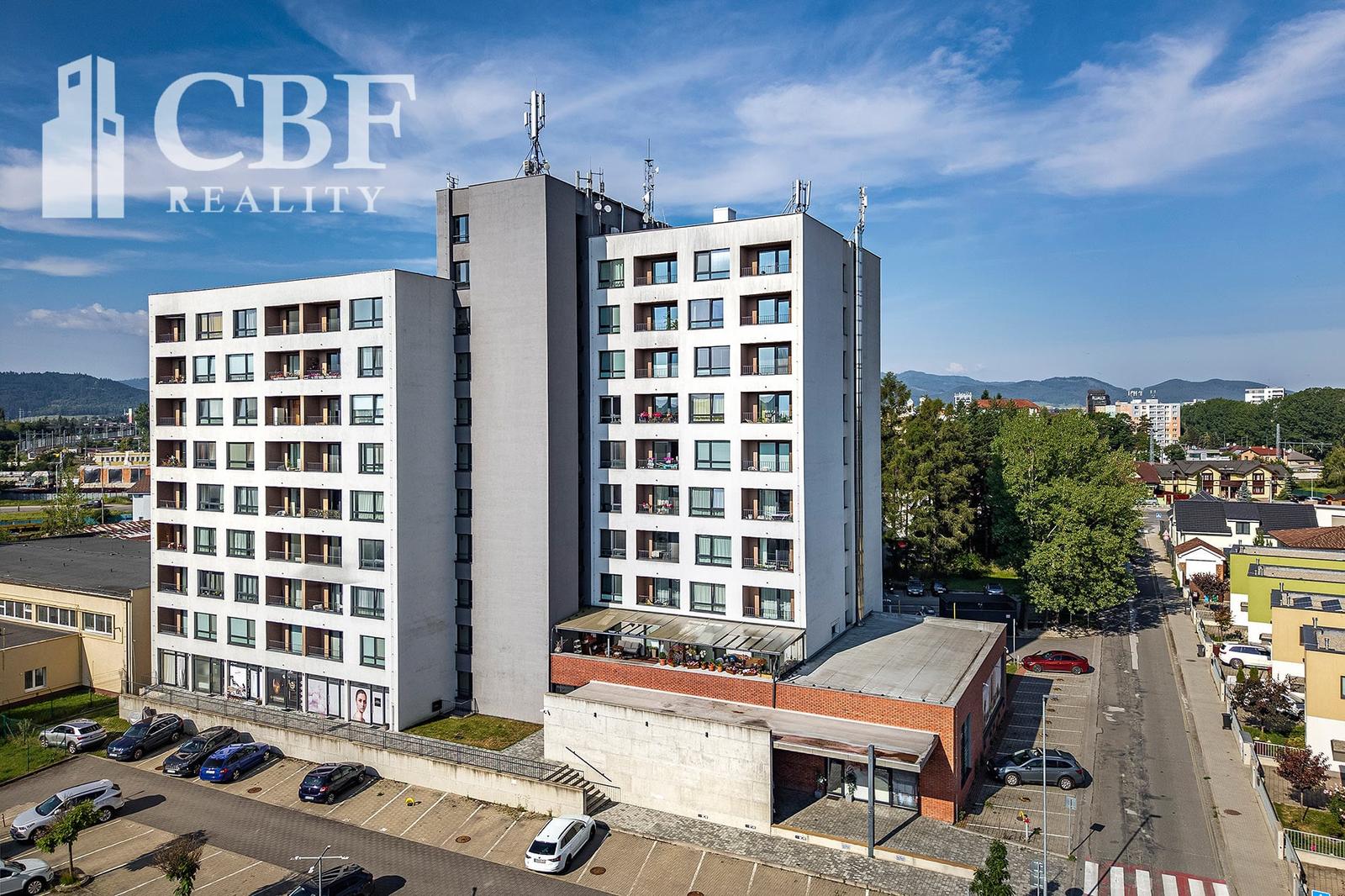 Vlastné parkovanie, dve lodžie a interiér bez ďalších investícií