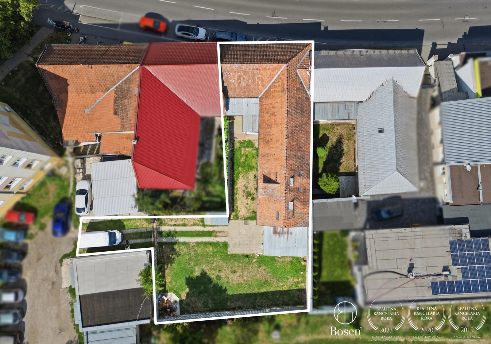 BOSEN | Dom s prenajatými obchodnými priestormi BnB centrum - 586 m²