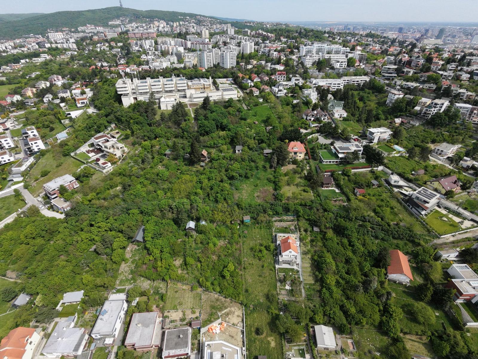 Pozemok s výhľadom na Hradnom kopci. Bôrik, Bratislava – fotka 2