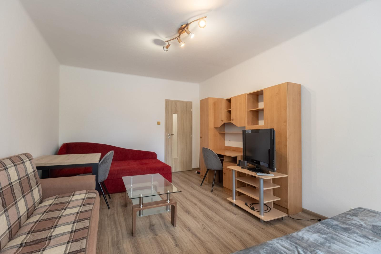 NA PREDAJ | INVESTIČNÝ 1 IZBOVÝ BYT | JUH | TRENČÍN 29 m2 – fotka 2