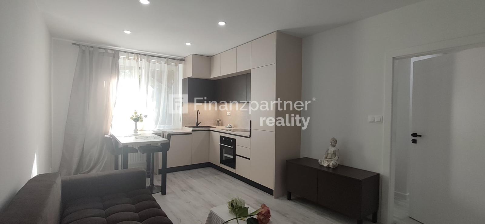 Pekný 3 izbový byt s balkónom na Sečovskej ul. v Ružinove – fotka 2