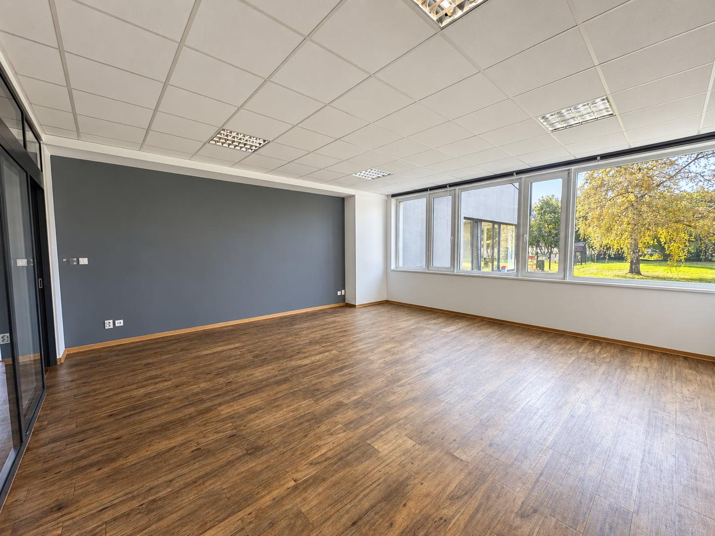 KANCELÁRIA 35 m² NA PRENÁJOM | 450 € VRÁTANE ENERGIÍ
