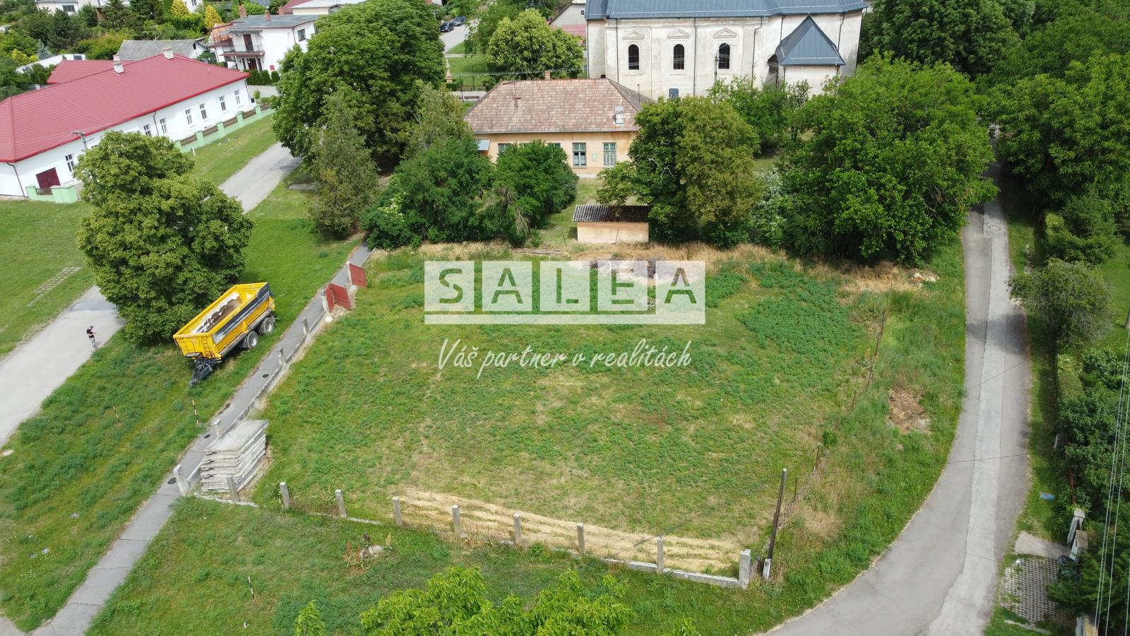 Slnečný pozemok 812 m2, Hronovce, okr. Levice