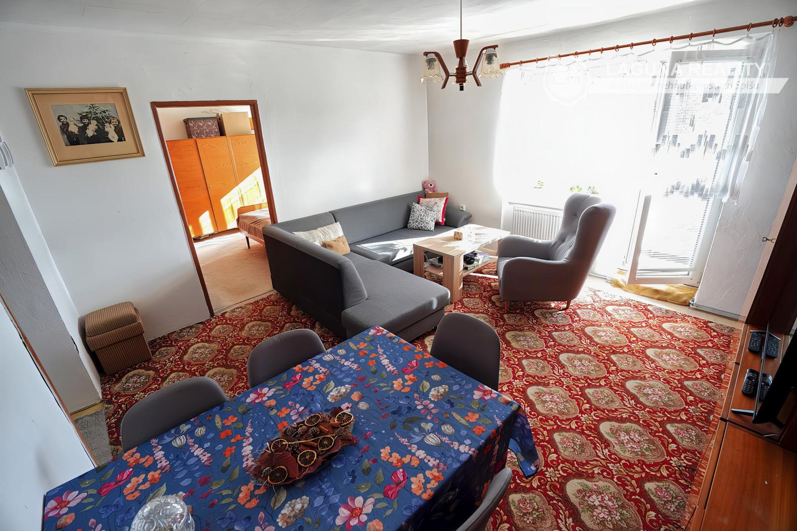 Tehlový byt 3-izbový (73 m²) s 2 balkónmi, centrum Spišská Nová Ves – fotka 2