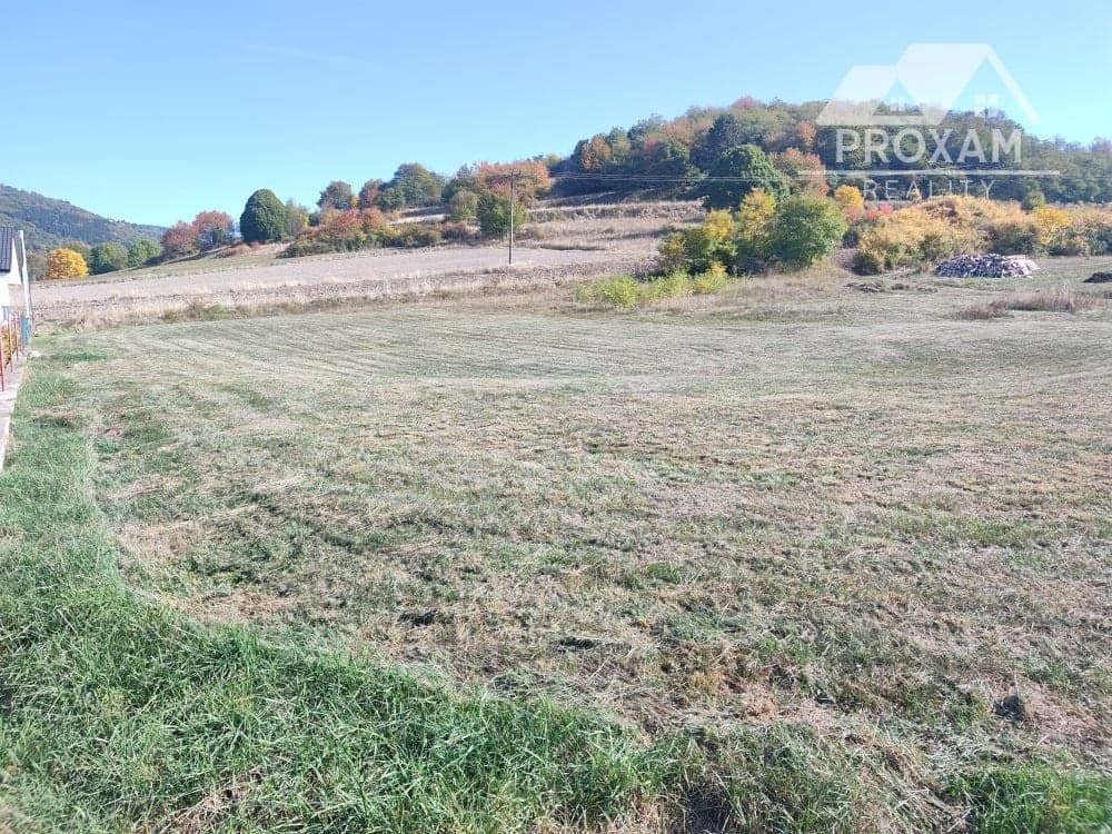 Na predaj stavebný pozemok s celkovou výmerou 2 444 m² Detva – fotka 2