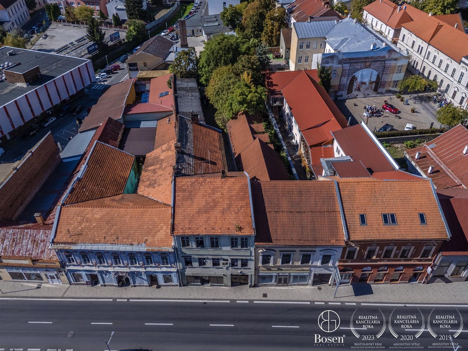 BOSEN | Prevádzková budova s veľkým potenciálom, Lučenec centrum.