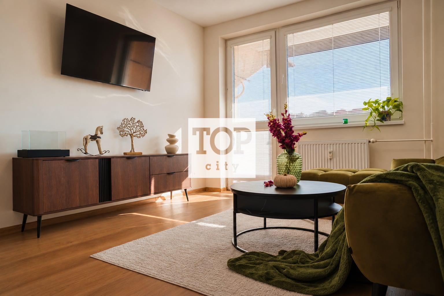 EXKLUZÍVNE NA PREDAJ ZARIADENÝ 3-IZBOVÝ BYT, POPRAD – VEĽKÁ – fotka 2