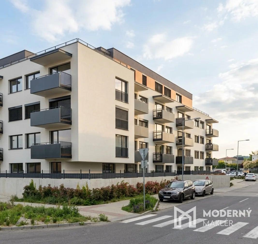 Na predaj garážové státia, Ota Holúska 4, Záhorská Bystrica