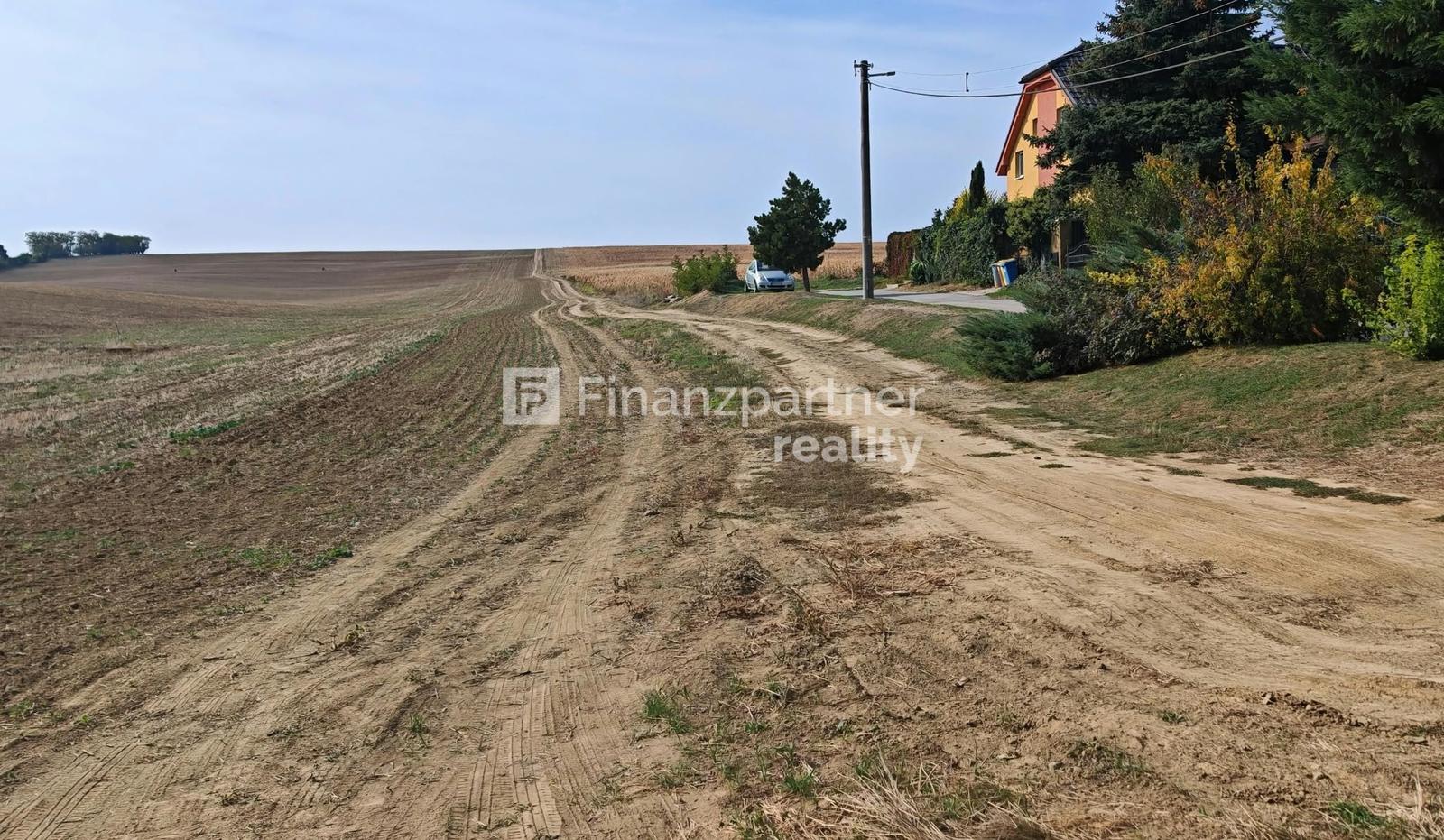 PREDAJ stavebný pozemok v obci Lužianky, okres Nitra – fotka 2