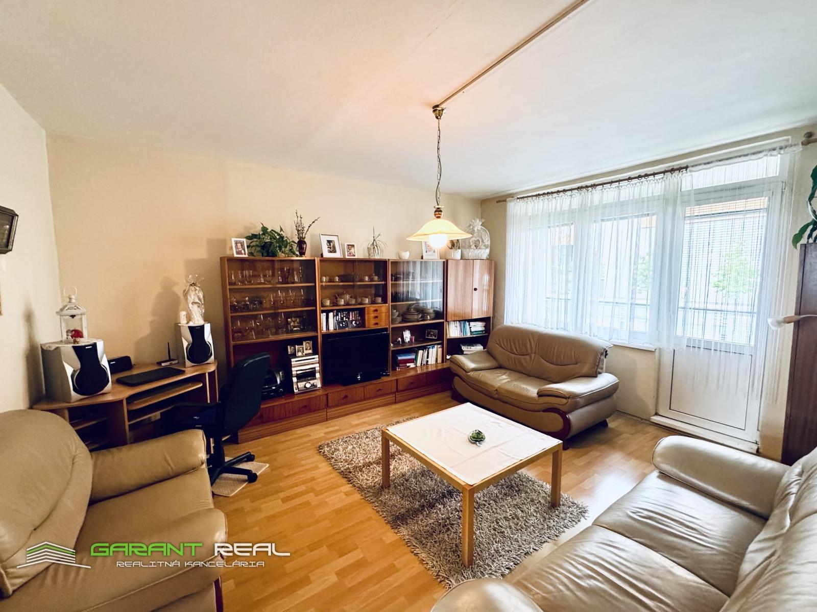 GARANT REAL - prenájom 3-izbový byt 70 m2, loggia 4,75 m2, zariadený, po rekonštrukcii, Prešov, centrum, Hviezdoslavova ul. – fotka 2