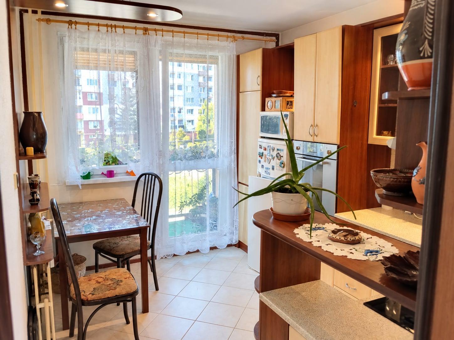 SLNEČNÝ 3-IZBOVÝ BYT S LOGGIOU | BREZNO 70 m²