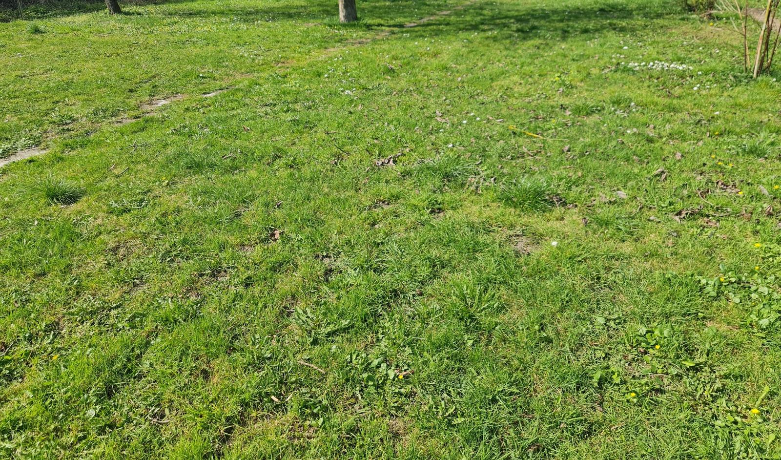 STAVEBNÝ pozemok 1226m2 + STAVEBNÉ POVOLENIE. Už napojený na všetky IS