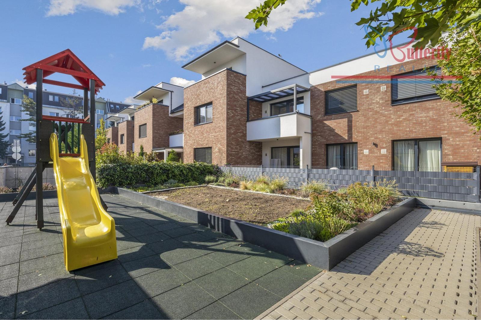 PREDAJ 2-izb. novostavba 55m2, tehla, parking, Trnávka