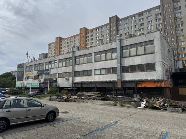 Petržalka - Holíčska - predaj nebytového priestoru