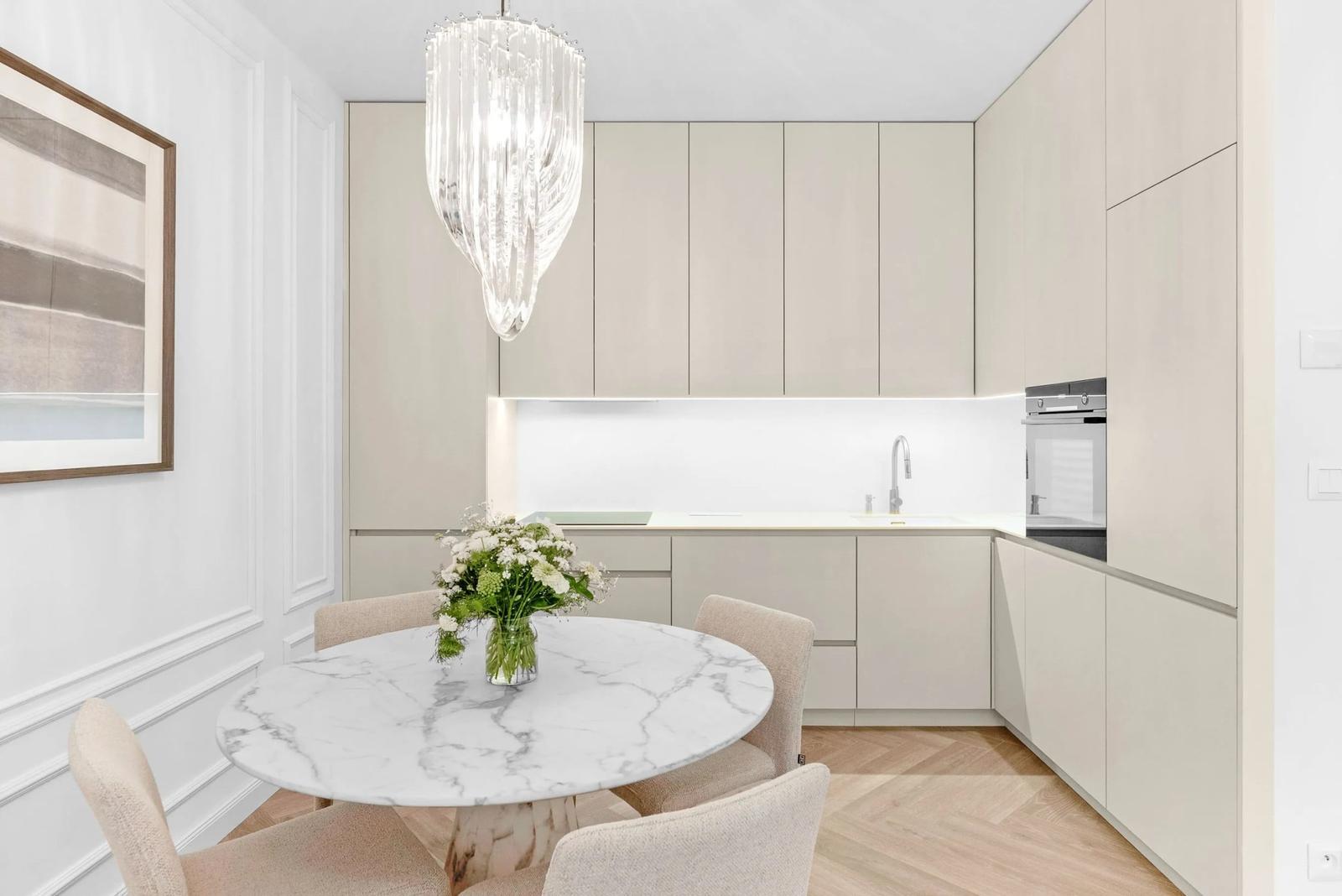 PREDAJ | DIZAJNOVÝ 2-IZBOVÝ APARTMÁN PÍNIA | VÝHĽAD NA SĹŇAVU