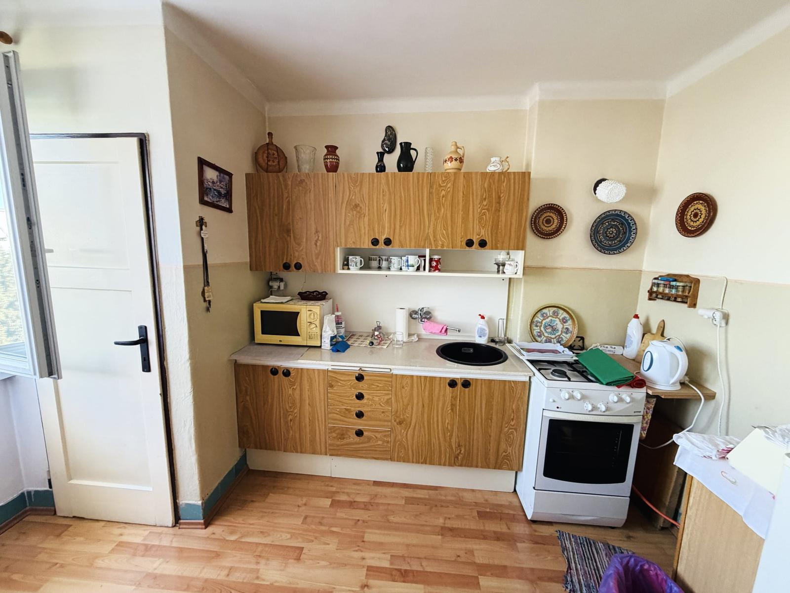 Predaj: Vo vynikajúcej lokalite obce Valaská ponúkame na predaj veľký 1 izbový byt s balkónom a krásnym výhľadom – fotka 2