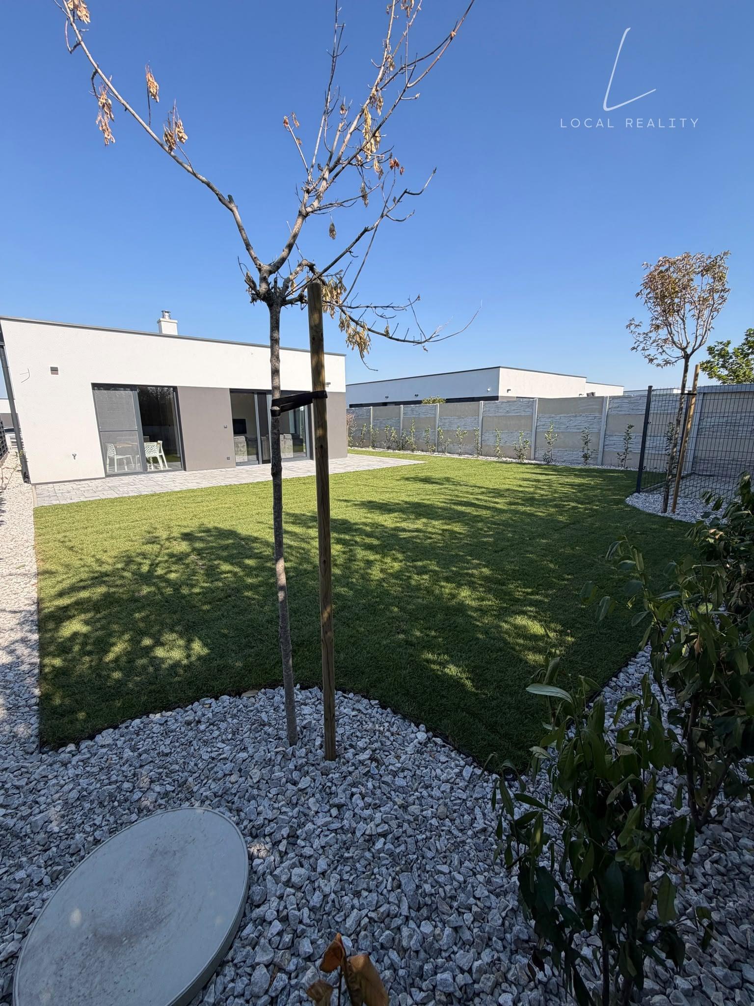 MODERNÝ 4-IZBOVÝ BUNGALOV NA PRENÁJOM – HVIEZDOSLAVOV RESIDENCE – fotka 2