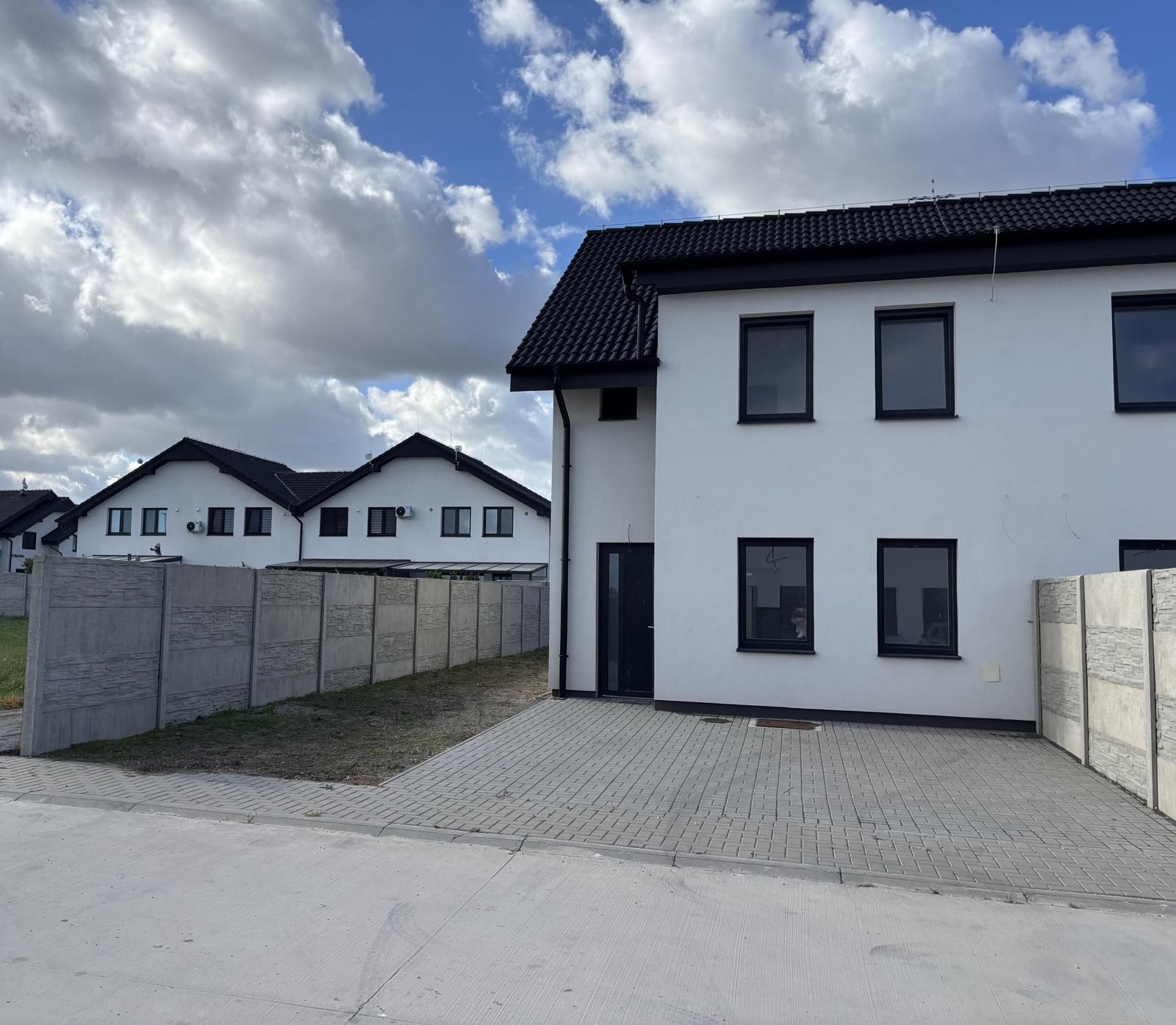 Predaj - Krajný mezonetový rodinný dom, 4 izbový s veľkou záhradou 267 m2 – fotka 2