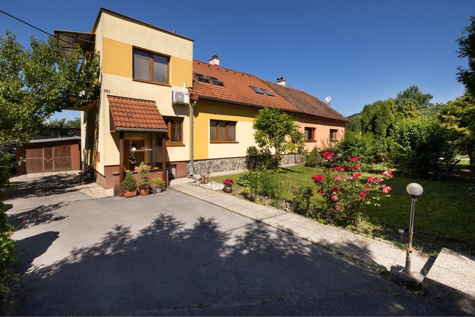 Rodinný dom blízko centra s takmer 2000 m2 pozemku, Prešov