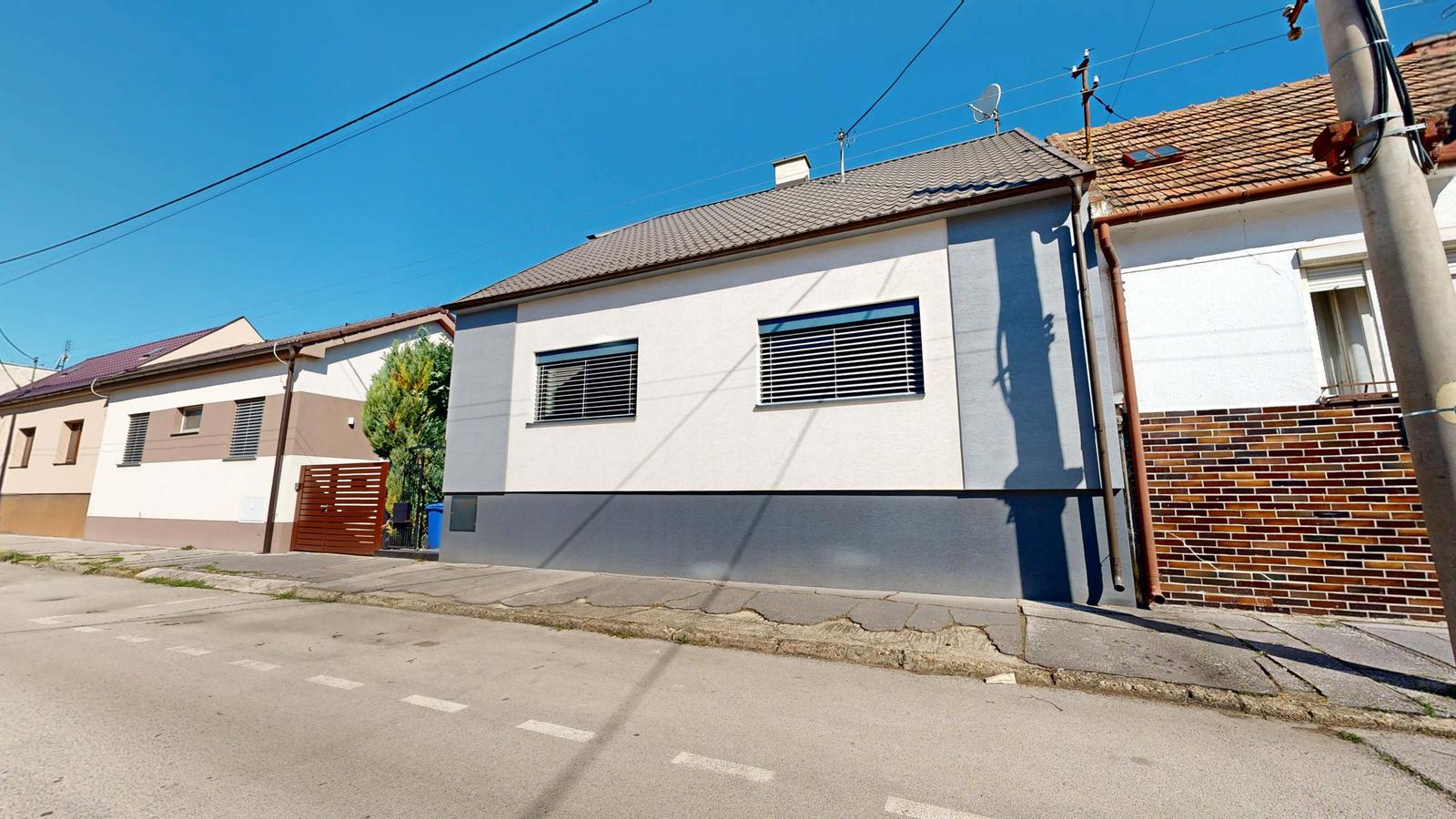 PRENÁJOM: 2-izbový rodinný dom po rekonštrukcii s krásnou záhradou a altánkom, Trnava – Kopánka – fotka 2