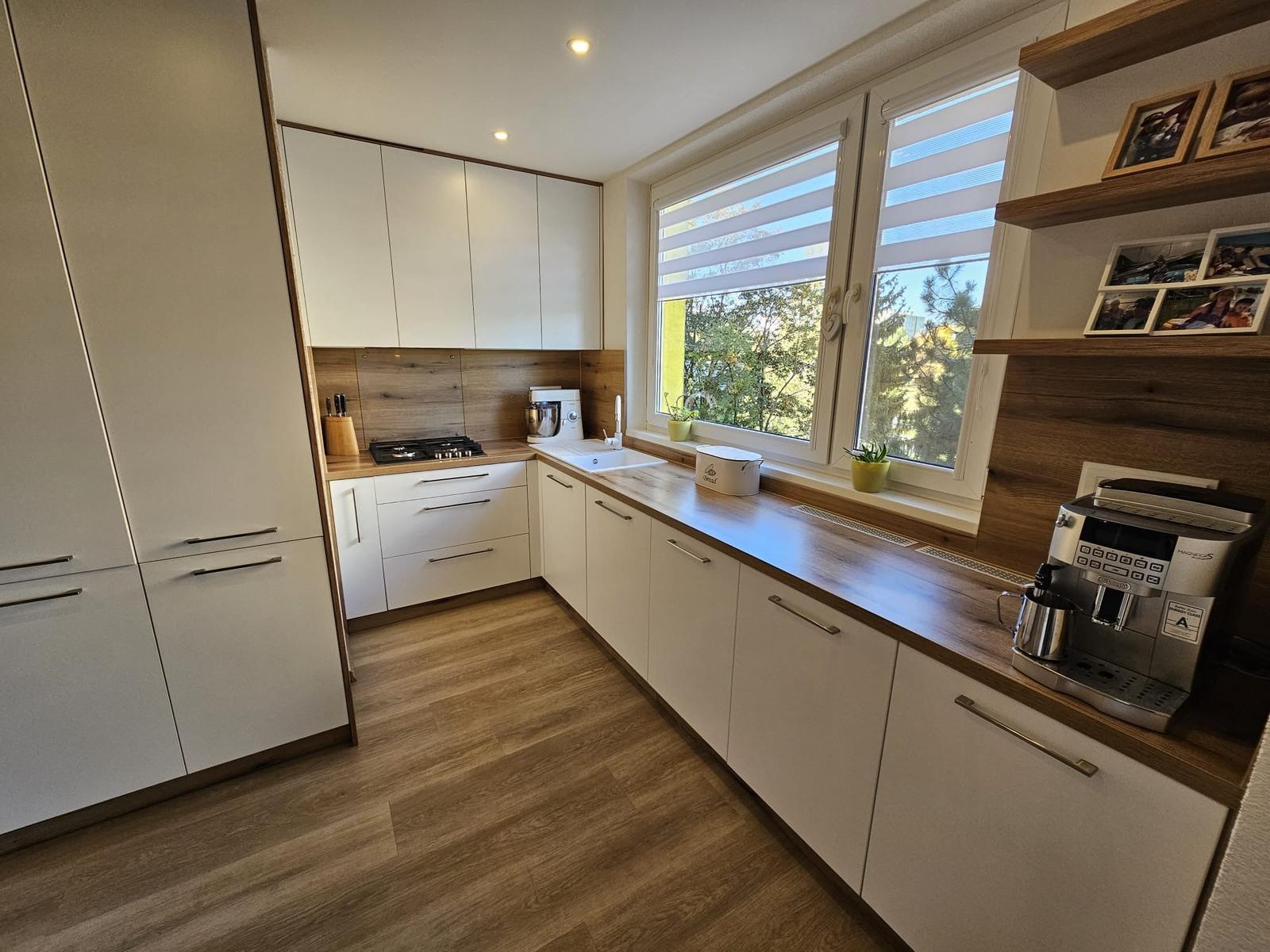 Moderný 3-izbový byt s balkónom po kompletnej rekonštrukcii - sídlisko Mier, Spišská Nová Ves