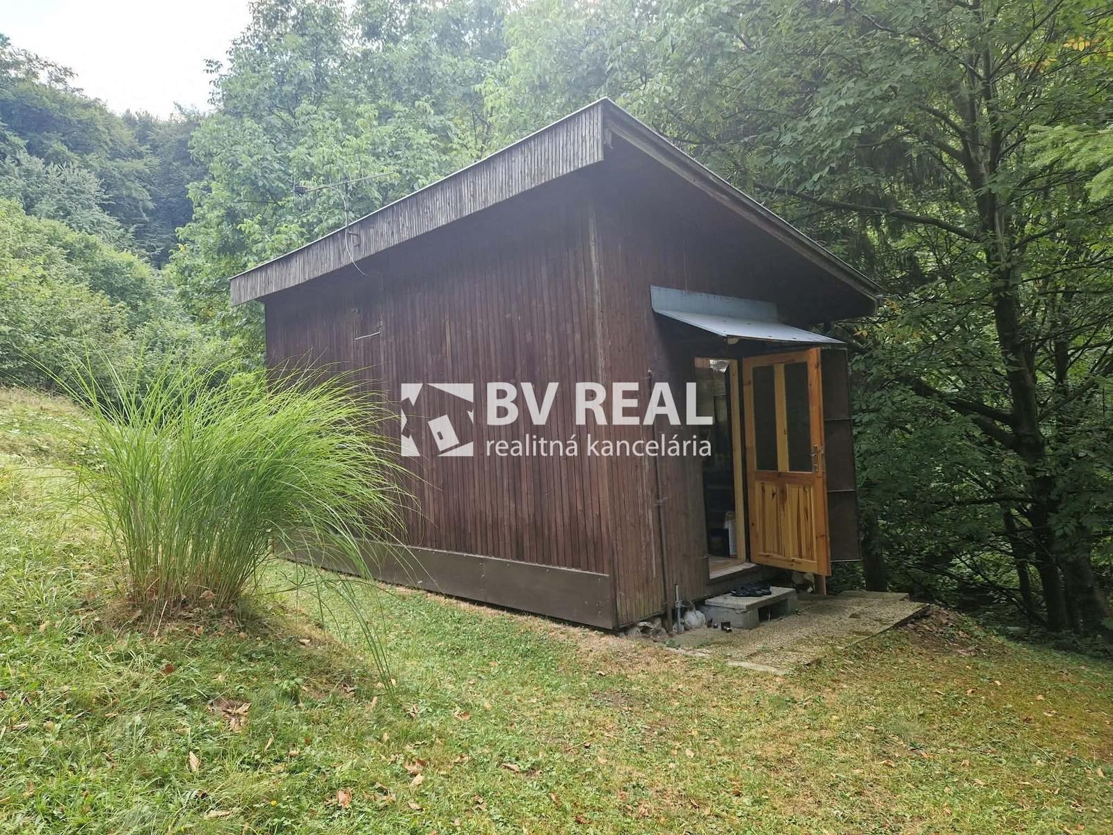 BV REAL Na predaj chata Lehota pod Vtáčnikom Sekaniny FM2538