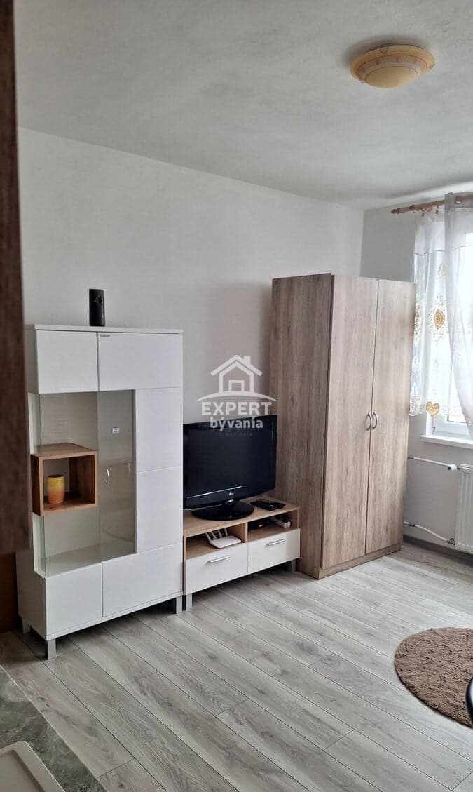 Na predaj kompletne zrekonštruovaná garsónka v centre mesta – 19 m² – fotka 2