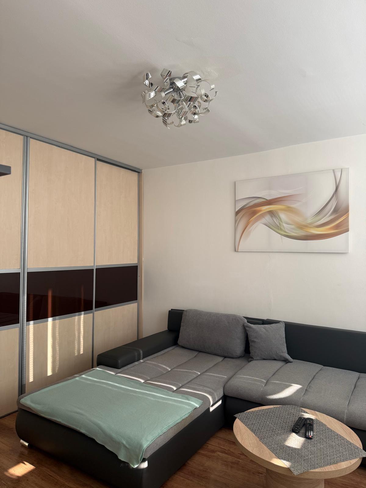 NA PREDAJ 1-IZBOVÝ BYT PO REKONŠTRUKCII S BALKÓNOM