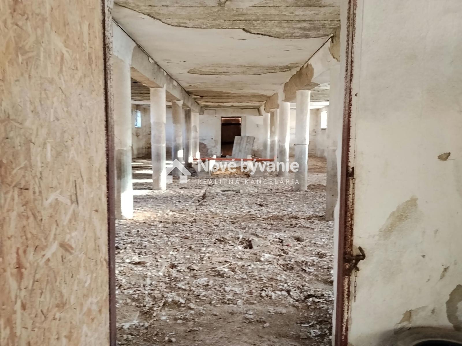Predaj, Hala v obci Svätoplukovo 700m² (N007-17-MAOLa) – fotka 2