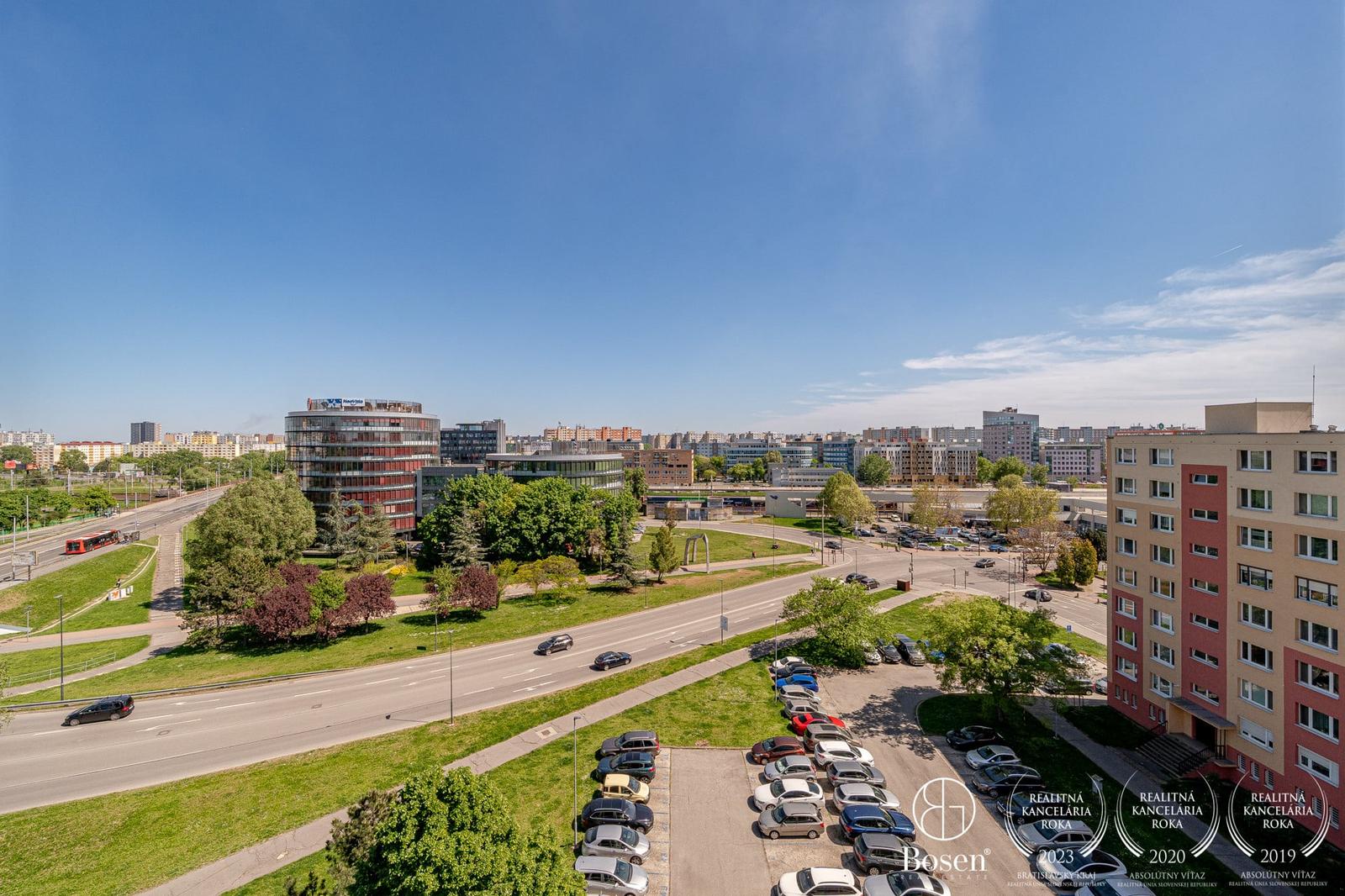BOSEN | Garsónka s pekným výhľadom v blízkosti Vienna Gate, Vilová- Petržalka