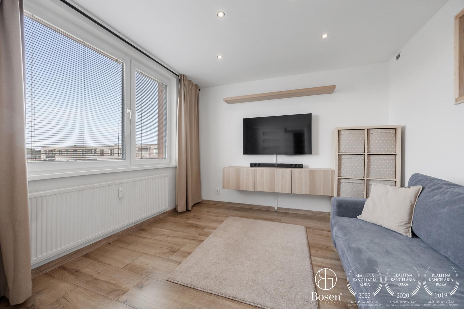 BOSEN| 2 izbový byt, 66m2+balkón, čiastočne prerobený na 3 izbový, Školské Námestie – fotka 2