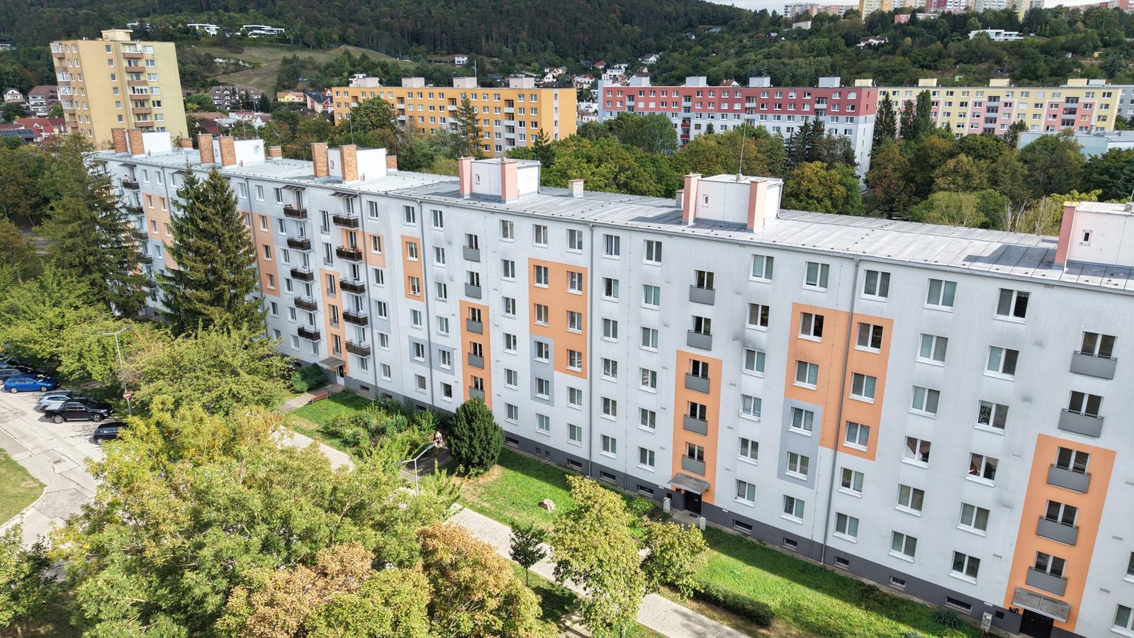 BartanusReality - Ponúkame na predaj 3-izbový byt na ul. 28. októbra v Trenčíne – fotka 2