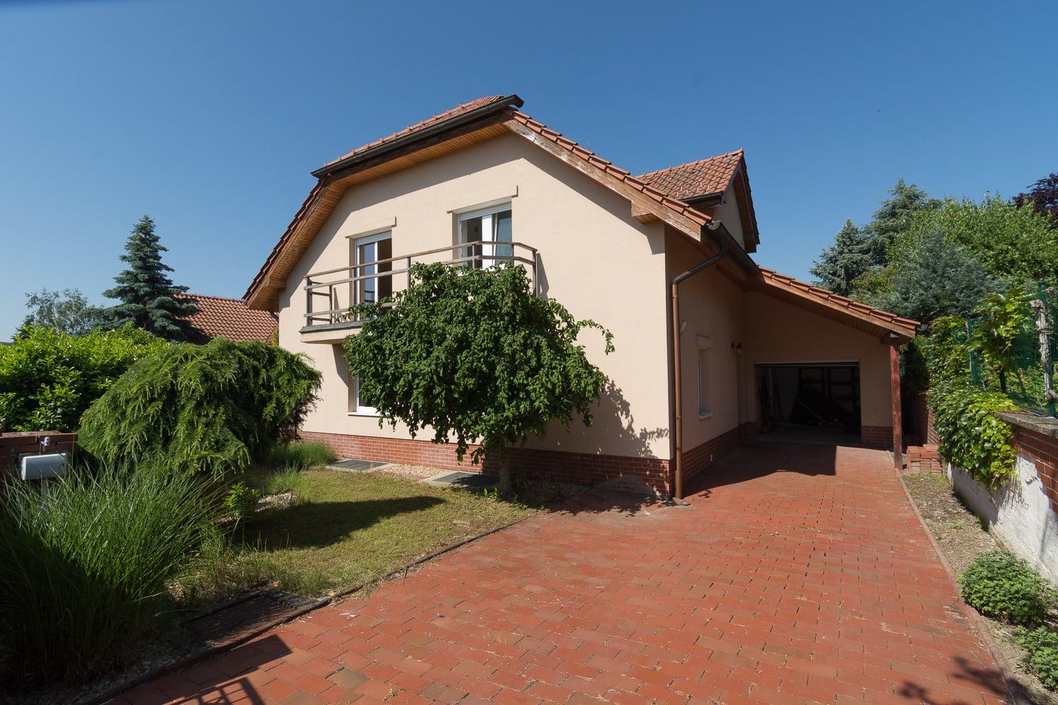 Veľký RD v peknej lokalite - Limbach
