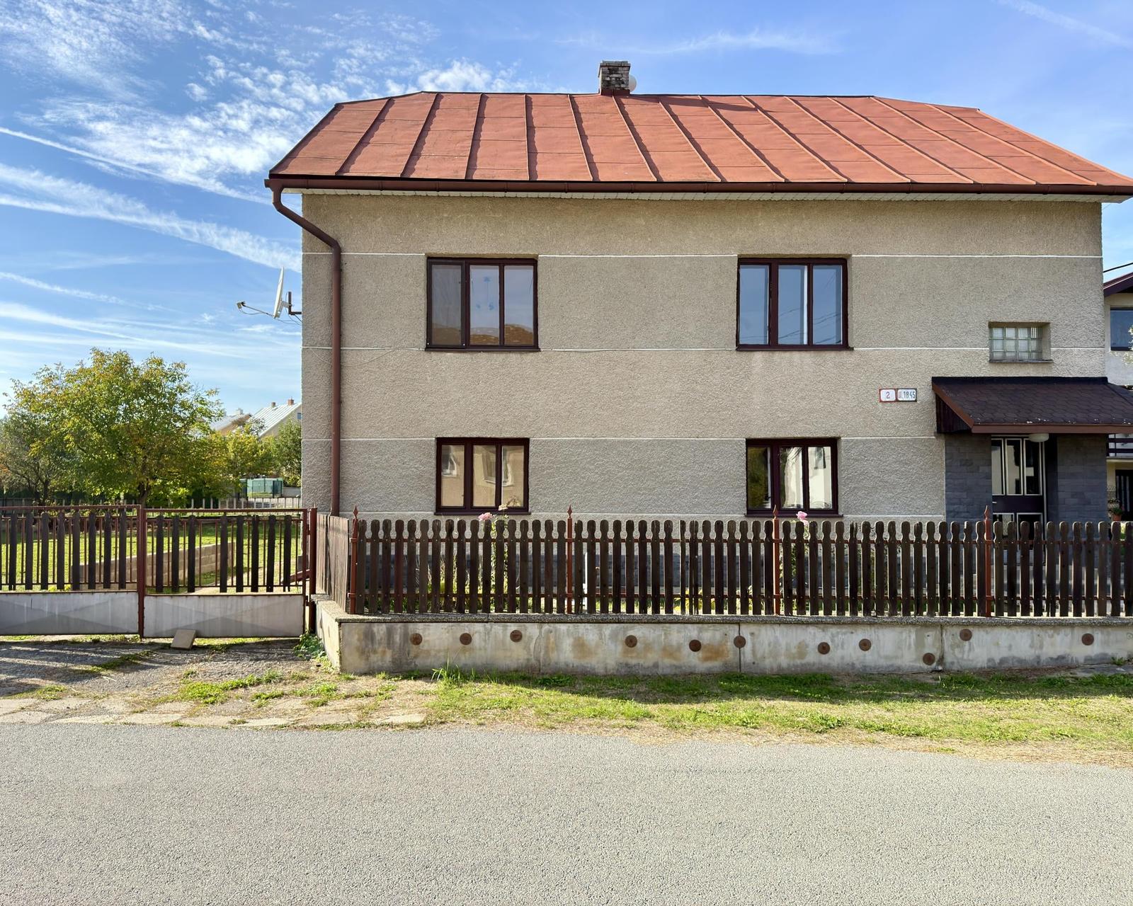Rodinný dom s veľkým pozemkom v Bardejovskej Novej Vsi. – fotka 2