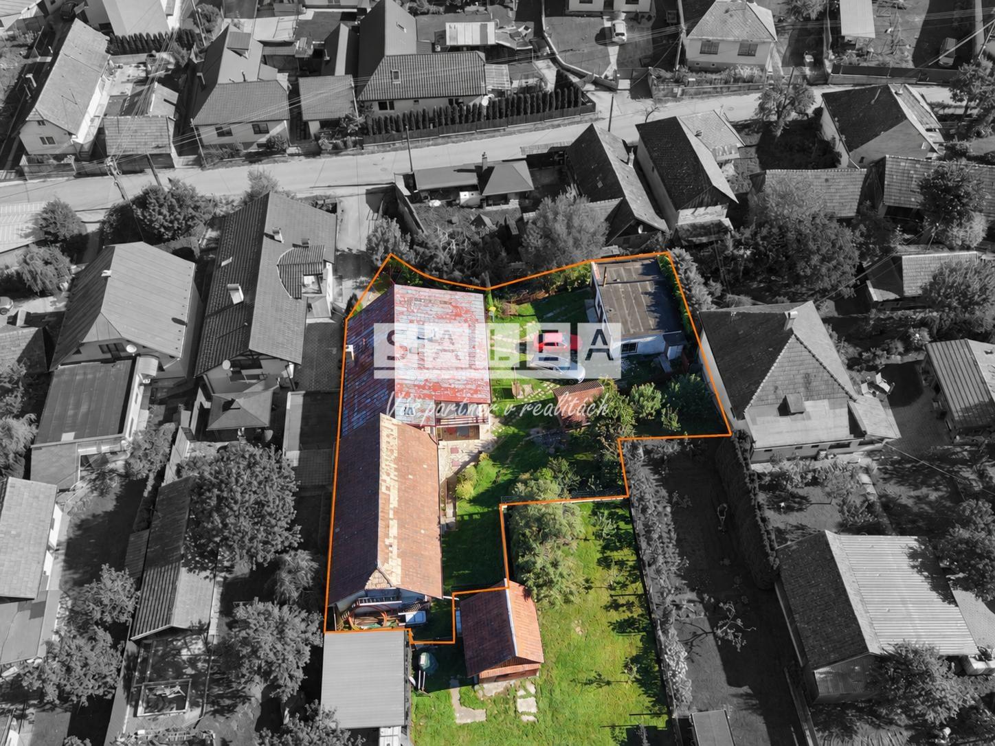 NA PREDAJ VEĽKÝ RODINNÝ DOM V OBCI VIŠŇOVÉ, POZEMOK 775 m2