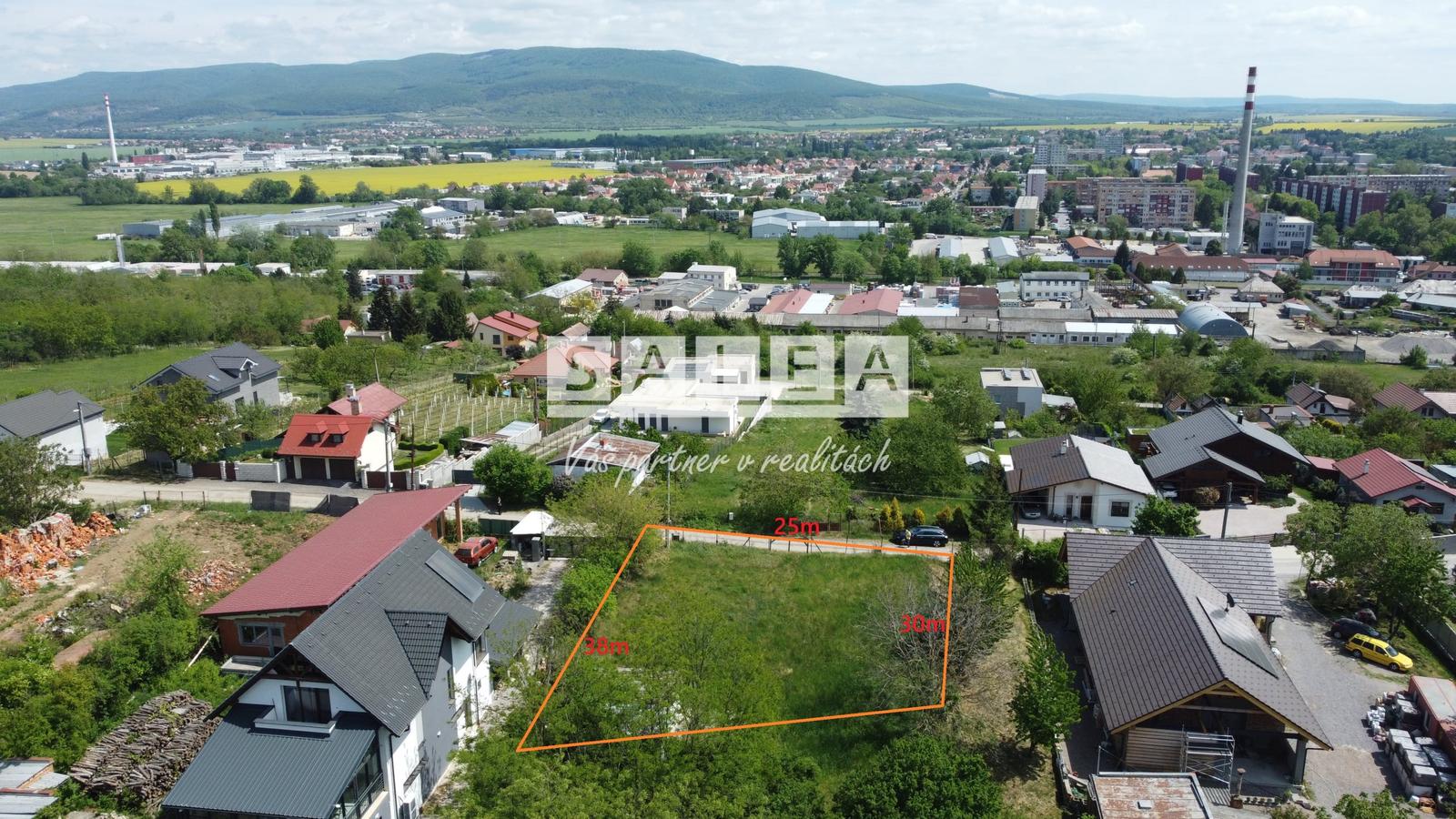 Pozemok s krásnym výhľadom na mesto? ANO! Zlaté Moravce ul. Hájová EXKLUZÍVNE