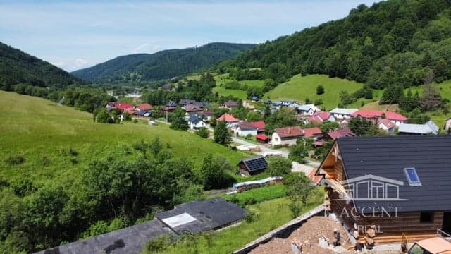 ACCENT REAL - REKREAČNÉ CHATY (116M2) V ŠTANDARDE S KUCHYŇOU -  V NÁDHERNEJ LOKALITE LYŽIARSKEHO STREDISKA MÝTO POD ĎUMBIEROM