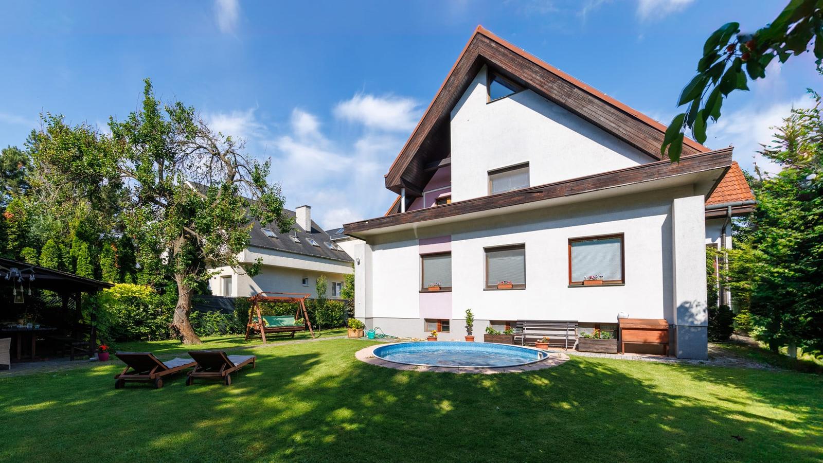 PREDAJ- priestranný RD s krásnym pozemkom v BA- Vrakuňa – fotka 2