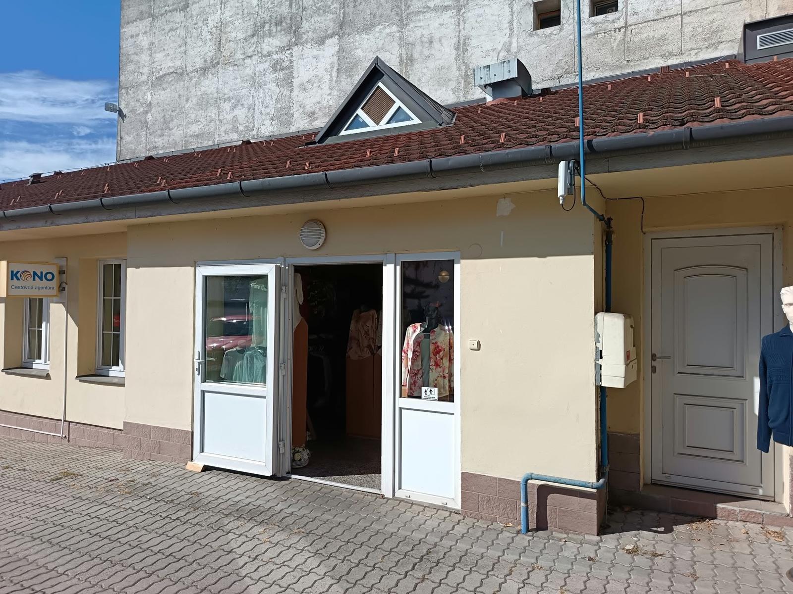 Prenájom obchodný priestor 20 m2 vo dvore za pasážou na nám. M. R. Štefánika, Brezno – fotka 2