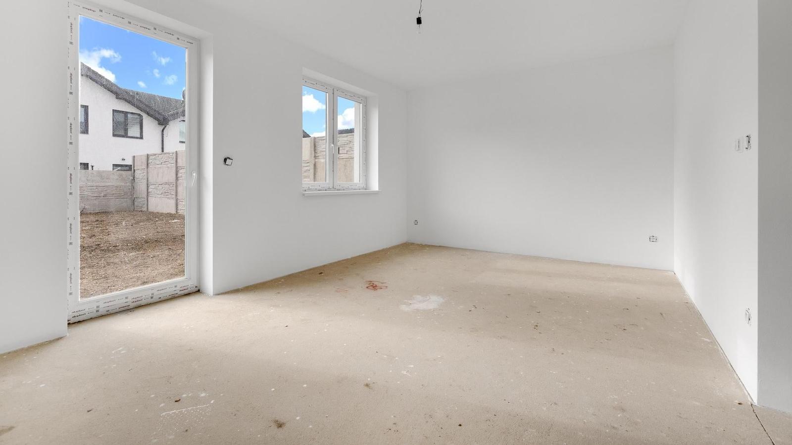 Predaj - stredný mezonetový  4 izbový byt s pocitom domu so záhradou s celkovým pozemkom 166 m2