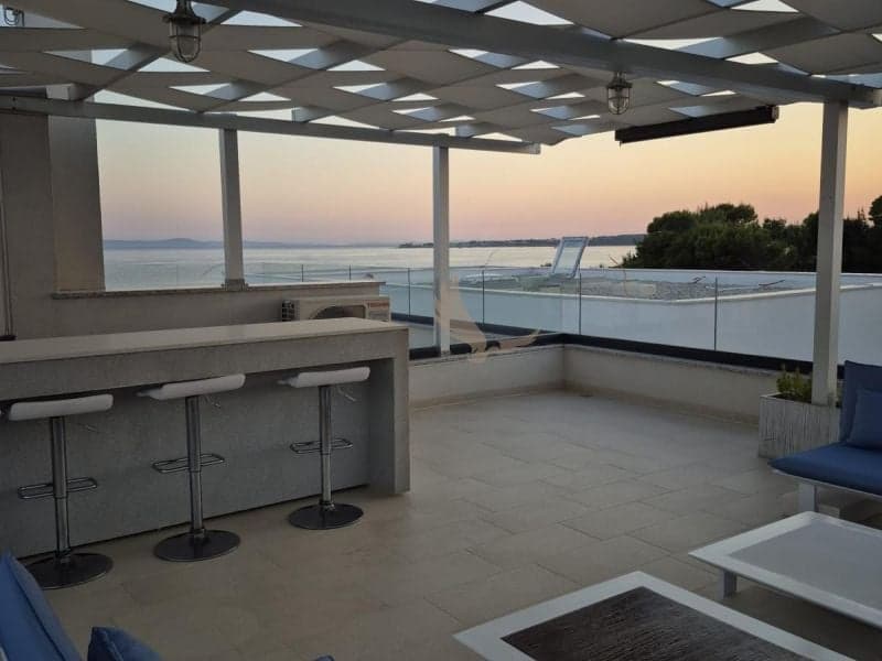 Chorvátsko, ostrov Vir - Na predaj penthouse so strešnou terasou !