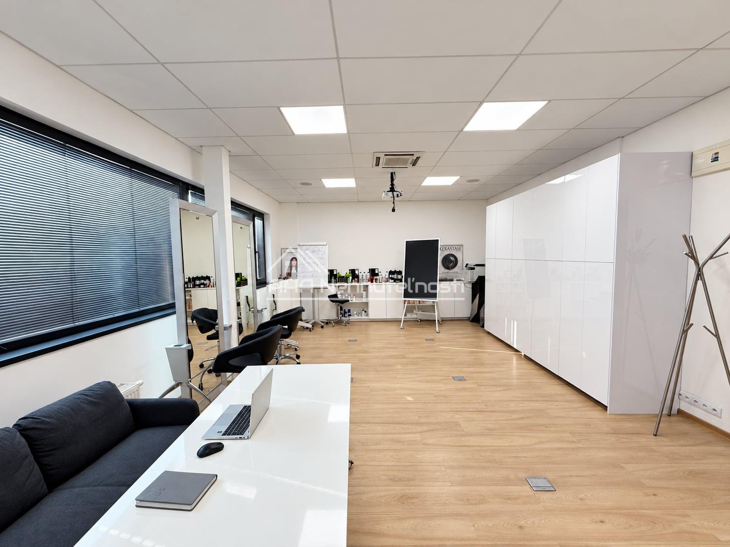 Kadernícky / beauty priestor | školiaca miestnosť | 55 m² – fotka 2